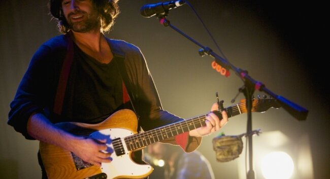 And then... heartthrob and singer-songwriter Pete Yorn took the stage.
