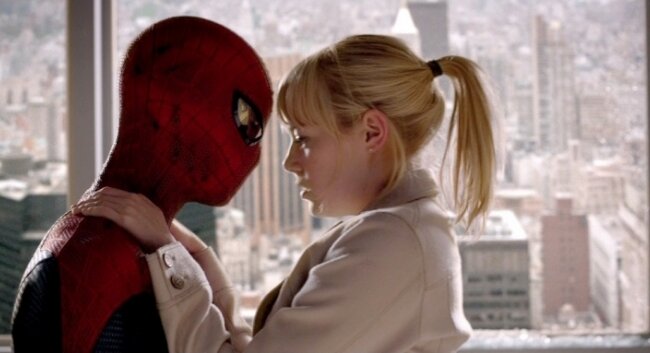 Gwen (Emma Stone) proves she is not afraid of arachnids 