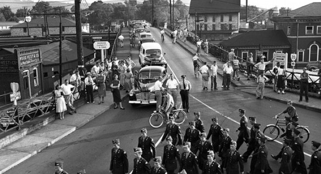Apple Harvest Festival parade on the old Belmont Bridge, 1951.
