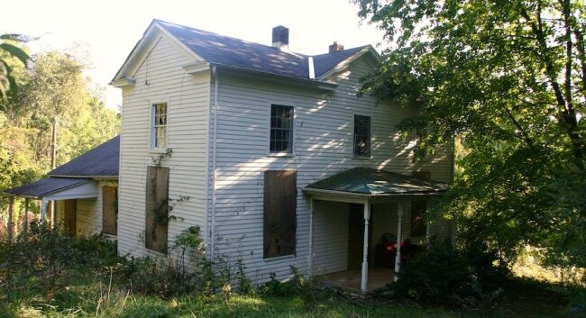 The caretaker%2526#039;s house, until the waterworks boarded it up a few years ago