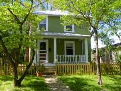 This renovated farmhouse on Montrose Avenue in Belmont went under under contract before it hit the open market and traded at the full asking price of $215,000. Listing agent Shannon Harrington, a Realtor with RE/MAX Commonwealth, says that the owner%2526#039;s design and vision appealed to the buyers, who visited the property and made an offer before it was formally introduced to the market.