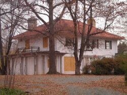 Unlike a Eugene Bradbury designed house on Rugby Road, this one on Maury Avenue was demolished by the Jefferson Scholars Foundation.