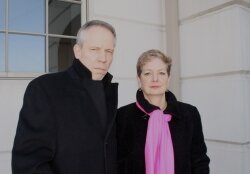 Justine%2526#039;s parents, Steve and Heidi Swartz, stand outside the Orange County Circuit Court during a 2011 hearing. 