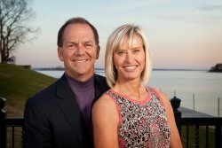 Paul Tudor Jones, shown here with his wife Sonia, has apologized for %2526quot;inappropriate%2526quot; remarks he made at a UVA symposium concerning female traders. 